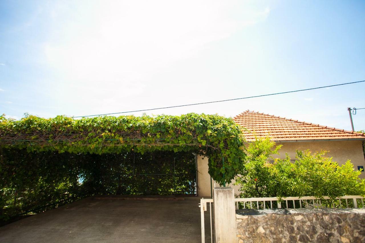 Villa Amarela Seget Vranjica Esterno foto